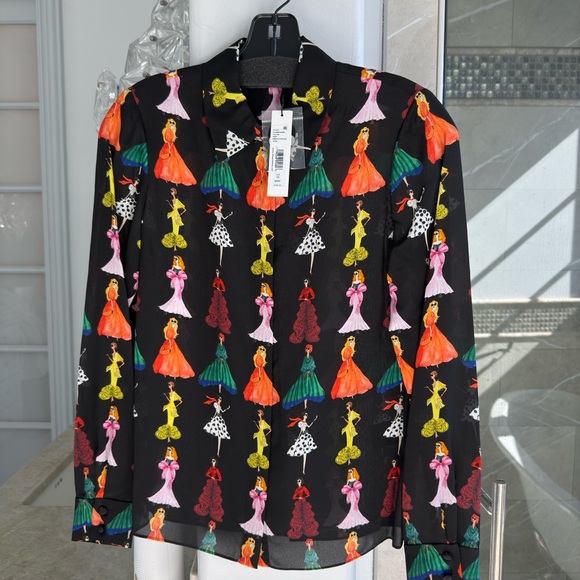 Alice + Olivia
Willa Staceface Top
romantic stace - Picture 7 of 13